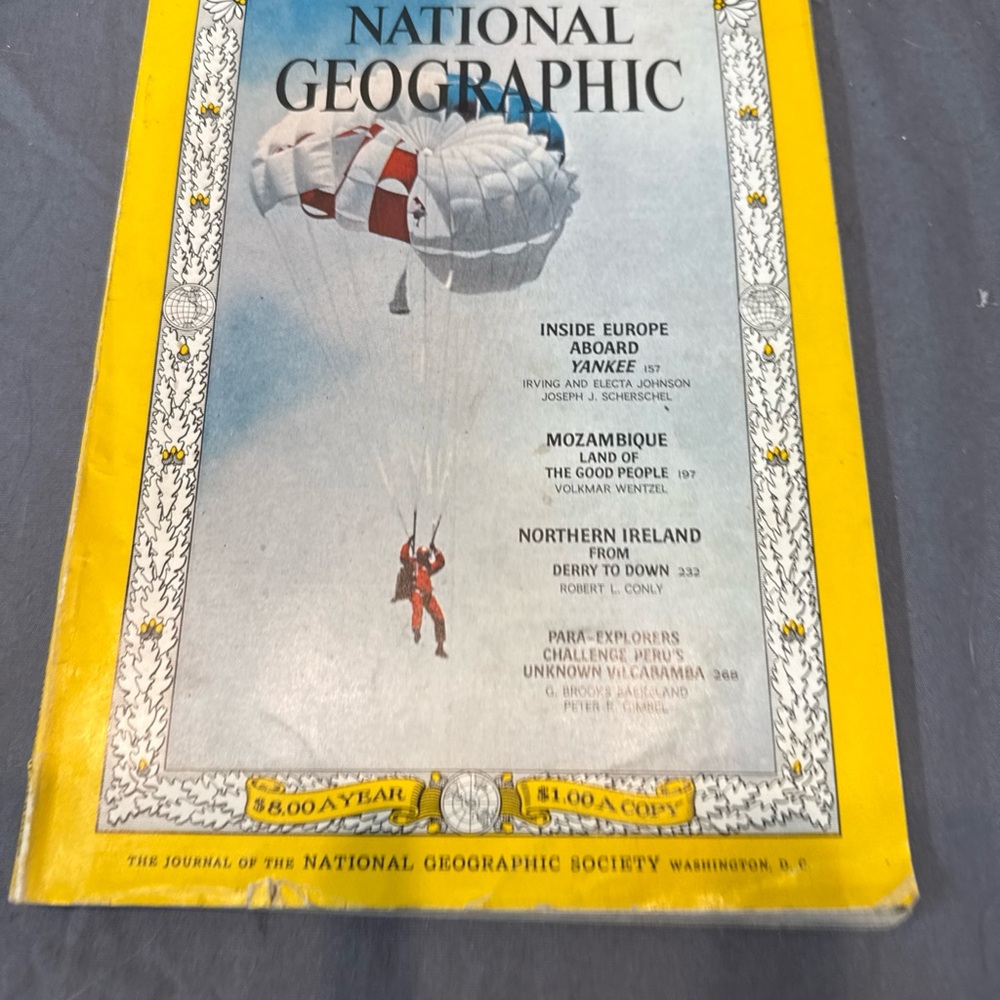Vintage August 1964 National Geographic Journal Magazine Paperback Book
